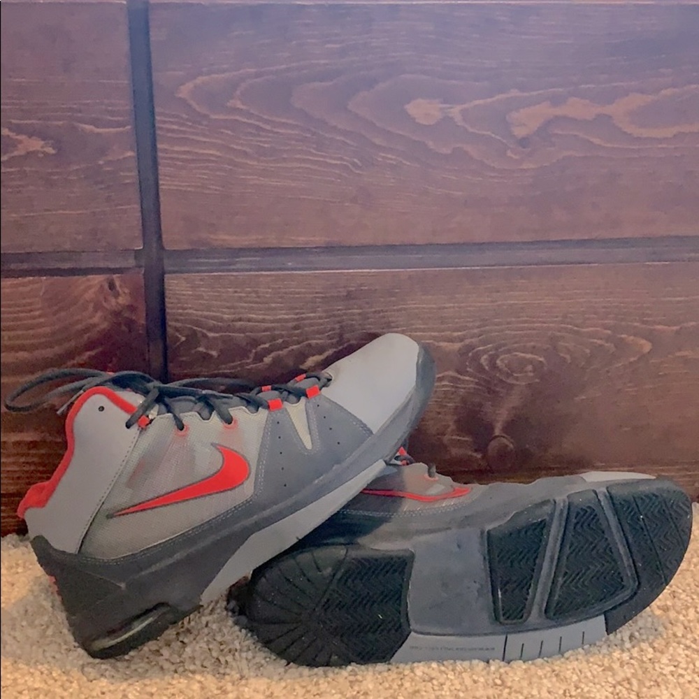 NIKE AIRFLIGHT JAB STEP BASKETBALL SHOES